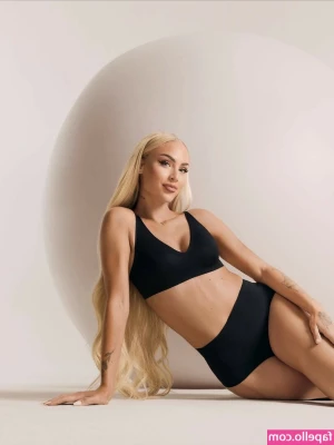 Alisha Lehmann [ alisha-lehmann-3 ] - Belly so big it’s holding up my towel now 🐷