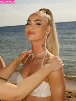 Alisha Lehmann [ alisha-lehmann-3 ] - Rise & Shine, it’s time to grind ☀️