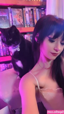 Yogscast Bouphe [ yogscast-bouphe ] - Reselling this set that shows butthole and pussy for $30. Spread ass,
