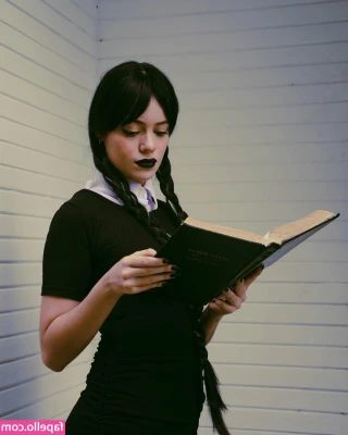 Skinny_violetta [ skinny-violetta ] - I just want someone to eat my pussy and fuck me 🥺