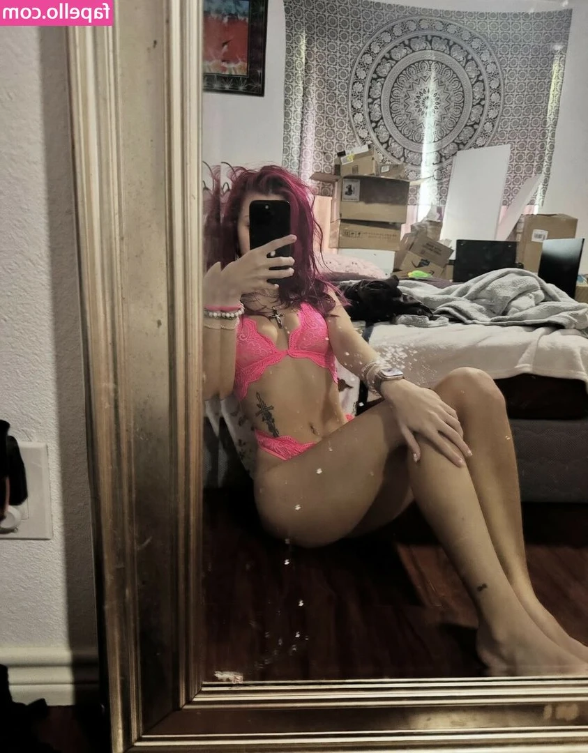 ealiesia - I want to shoot in an air bnb again 😘🙌 I love how my lingerie