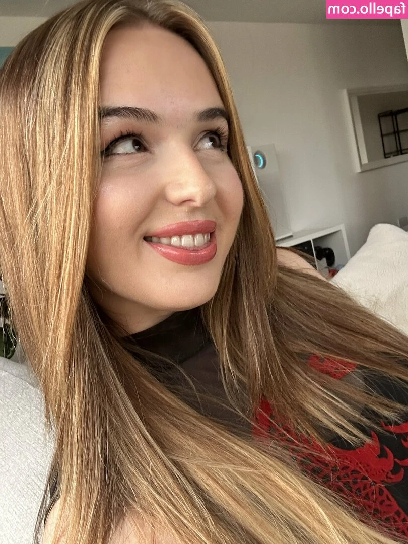 GeorgiaTwitch [ georgiatwitch-1 ] - Message me “Kona” for the @konajade scene 🔥