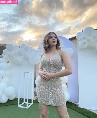 Laurimfgarciaa - Playing live in chaturbate and here is so much fun