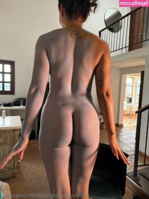 adventurejuntos - Tight clothes!