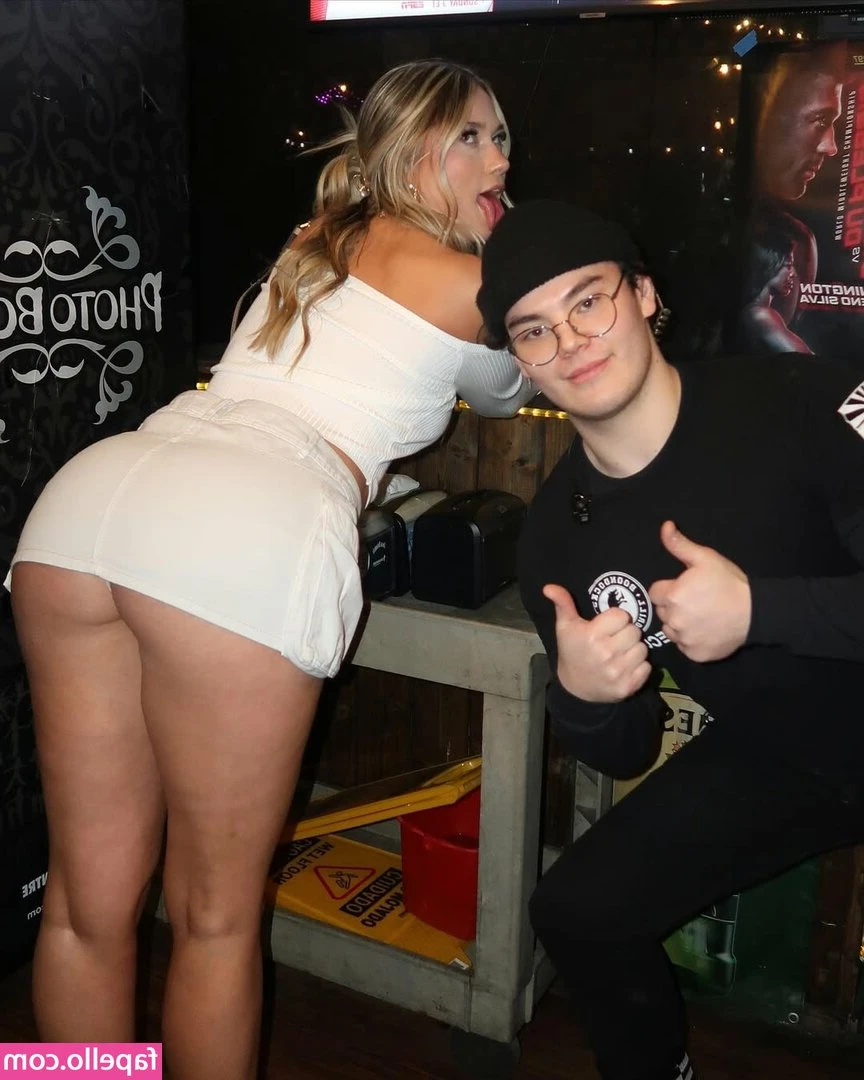 Carter Cam [ carter-cam ] - Testing out a new bunny tail butt plug 🍑