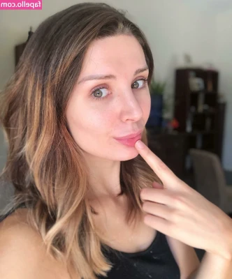 Lauren Southern - I have my own place now and I can do what ever I want!! Yay!! What