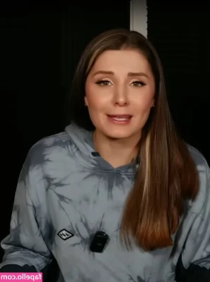 Lauren Southern [ lauren-southern ] - I haven’t had internet all day😭 enjoy this snap from this morning