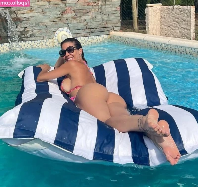 Virginia Gallardo [ virginia-gallardo ] - 😮‍💨🥴🥴 he be fucking the life out of me 🤤
