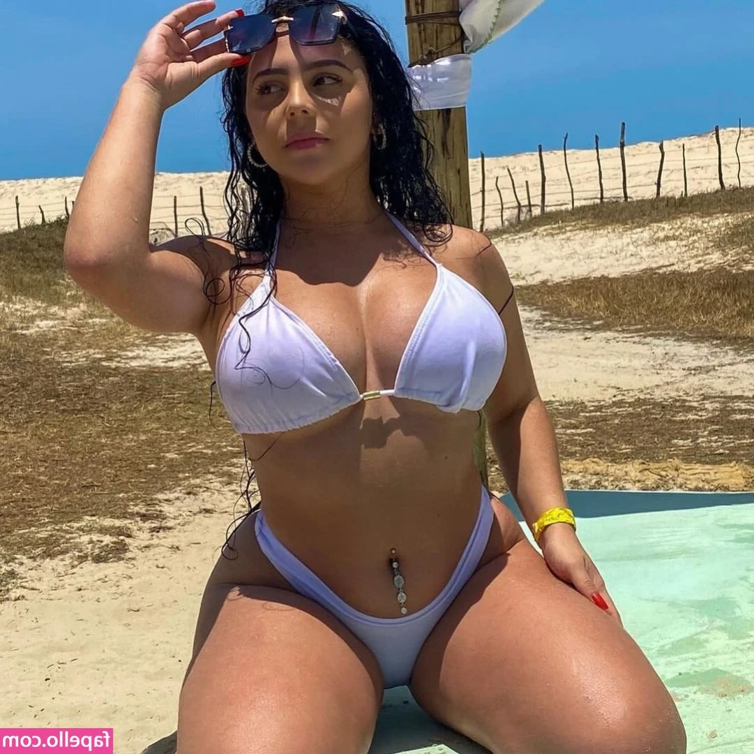 Joycinhar - Do my boobs look big in this? 😆