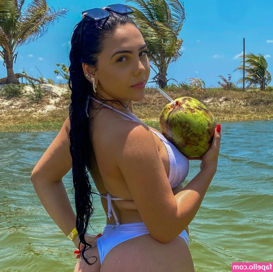 Joycinhar - There is something smooth and silky waiting for you in your DM's xoxo