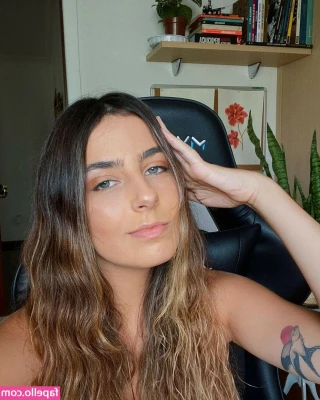 Mariana Karpukovas [ mariana-karpukovas ] - worship those feet boy