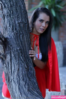 Paula Ramos [ paula-ramos-1 ] - What time of day would you be able to enjoy a live show???