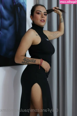 Paula Ramos [ paula-ramos-1 ] - Tolgo il micro bikini😜I take off the micro bikini😜