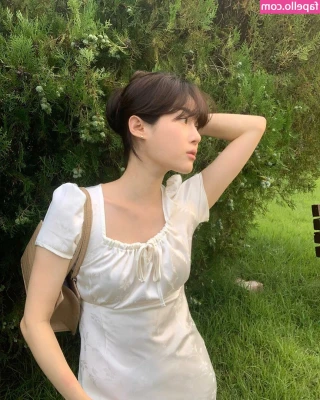 elfin_prairie [ elfin-prairie ] - Lots of jiggly meat on me, where do you begin 😈
