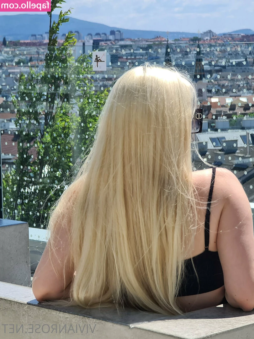 vivianrosefree - Tip me $20 for a live screen recording spin and prize 😈