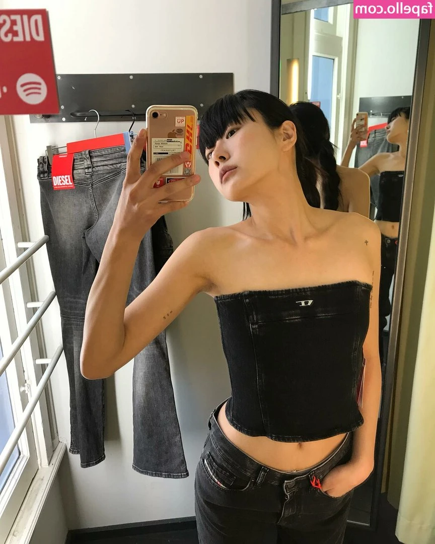 sooooorok - I know you want to touch them really bad👄