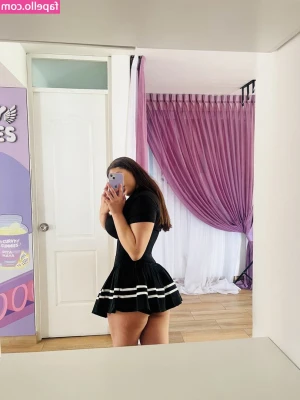Rosanny Castro [ rosanny-castro ] - Getting naughty in the day time at my moms lake 😌😈 the neighbor