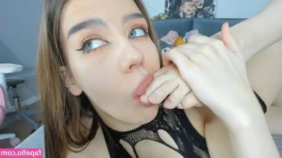 dolly_Jenie [ dolly-jenie ] - Omg look my butt
