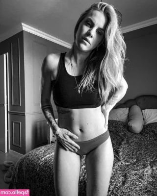 Emy LTR [ emy-ltr ] - 😘😘 I’m a MILF today