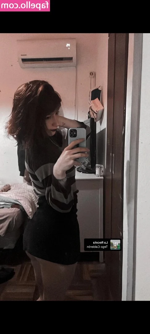 meirellescamii - Mindless whispers have you hanging on my every word.