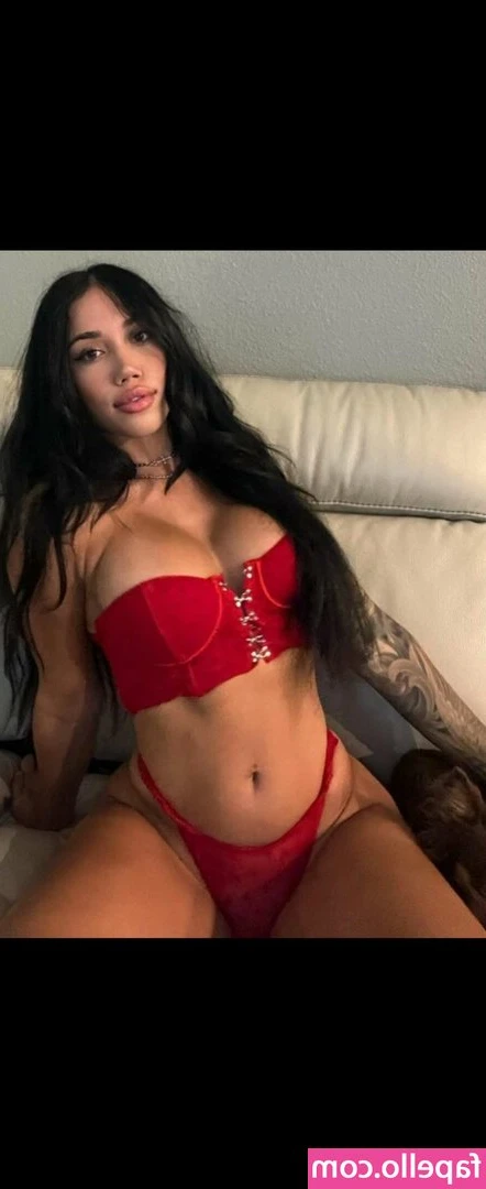 Moriah Jadea [ moriah-jadea ] - New vid sent to your DMs! New sub or didn't get this vid? Comment
