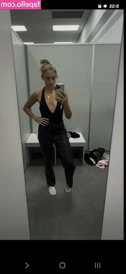 Faith Enokian [ faith-enokian ] - Daphne