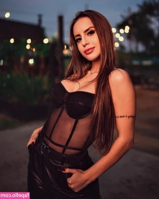 Bianca Jesuíno [ bianca-jesuino ] - What are u doing over there