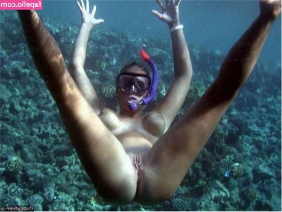 Underwater Tori [ underwater-tori ] - Booty booty booty