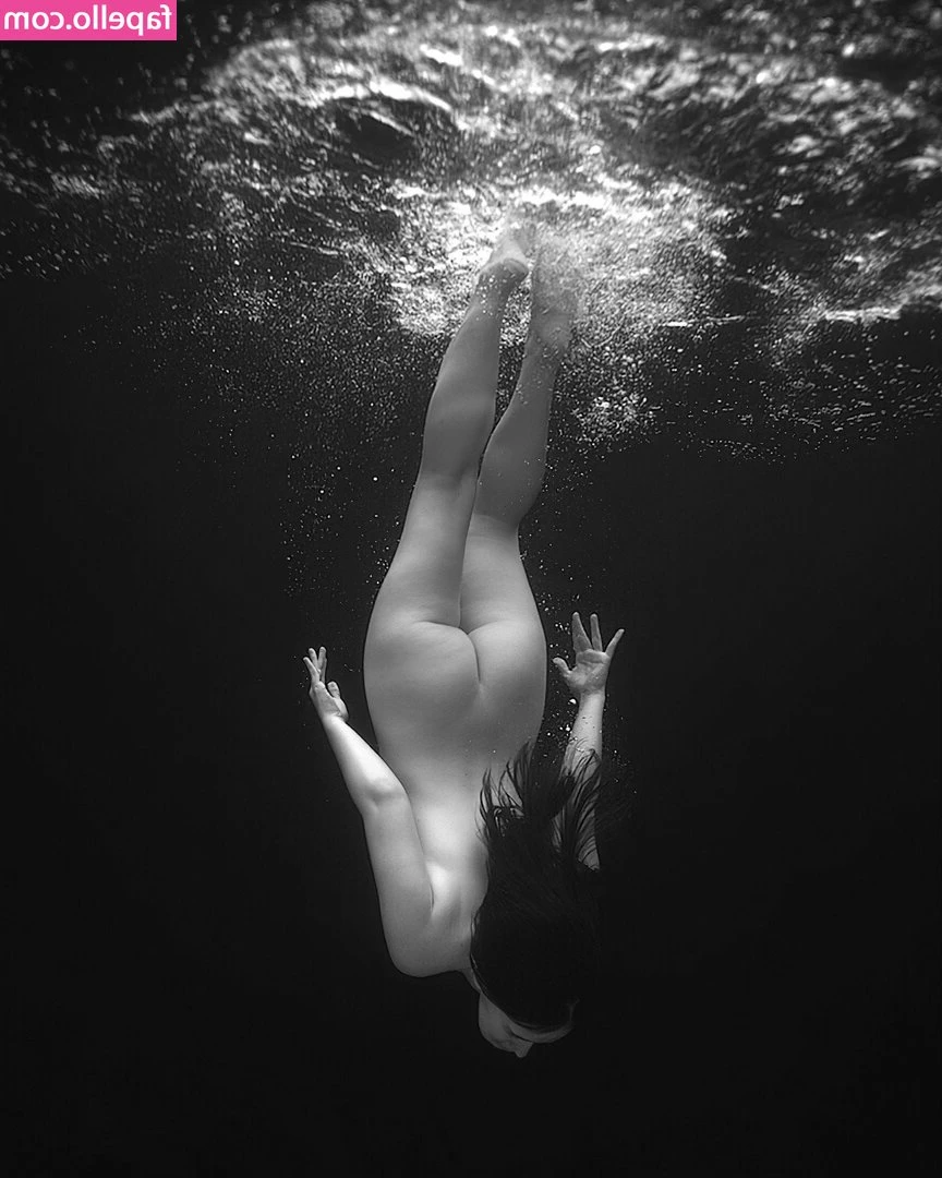 Underwater Tori [ underwater-tori ] - who else looooves tan lines? 😍😍😍