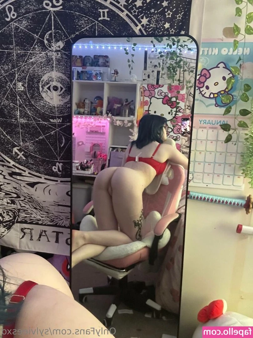 sylvieexo - I'm home 🥰🥰🥰🥰🥰 I'm happy to reunite with my pets but