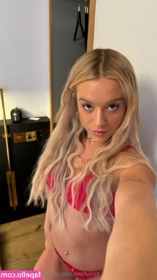 penelopepeachesxo - Lo monte y me cabalgo  hertz26 me gusta cuando los monto porque se me