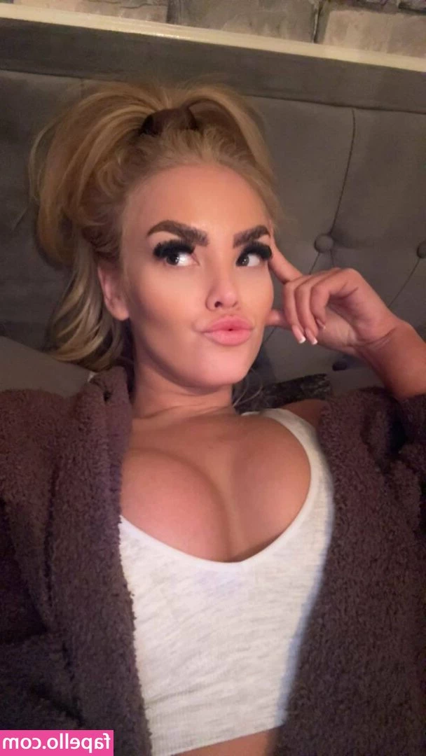 Jessie Holt [ jessie-holt ] - ready for the Easter content i made?😈🐣