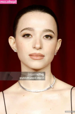 Mikey Madison [ mikey-madison ] - ugh i always wake up so horny someone please eat me out rn