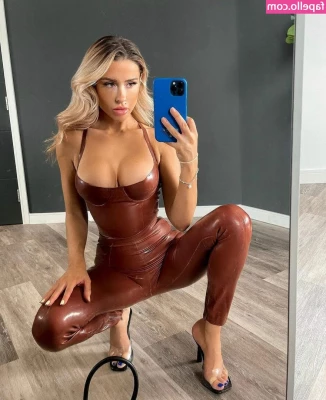 laceymontgomery - You re SO fucking weak for little miss Lola