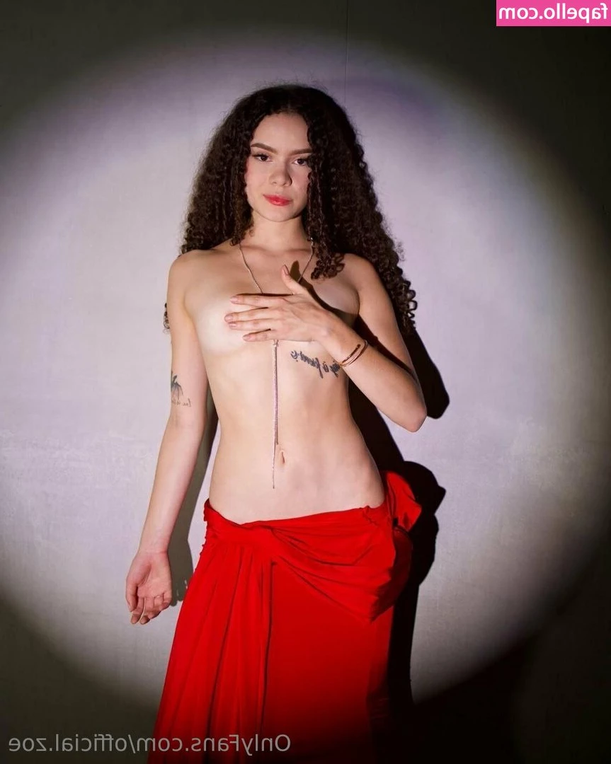 official.zoe - Anyone taking dibs on undressing me