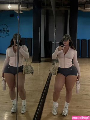 Krissy Taylor [ krissy-taylor-12 ] - Eyes on me, babe😈😚