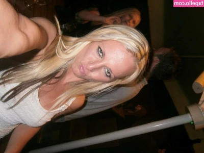 Kirsty Stroud [ kirsty-stroud ] - Just got home from work!  My knee is throbbing so I'm gonna relax a