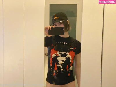 jeanhollywood - My hubby came much more then I expected hihi. X Daphne