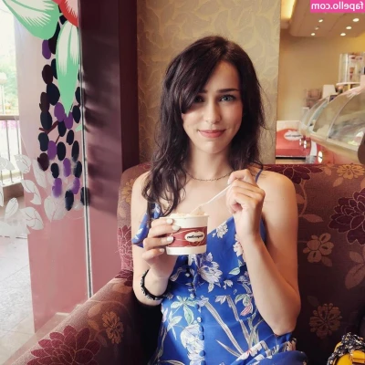 Stefanie Joosten [ stefanie-joosten ] - solo shots coming nexttttt, hehe.  – how was your christmas or long