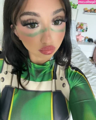 Isabellatwood [ isabellatwood-2 ] - ¿me das unas palmaditas?