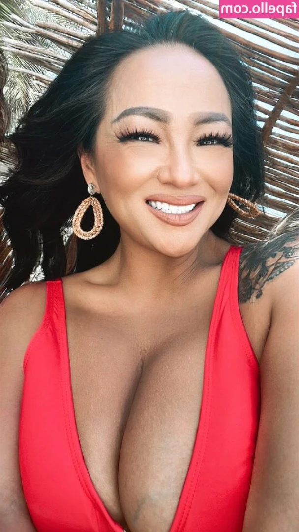 Lash Thao [ lash-thao ] - Happy Saturday 😜