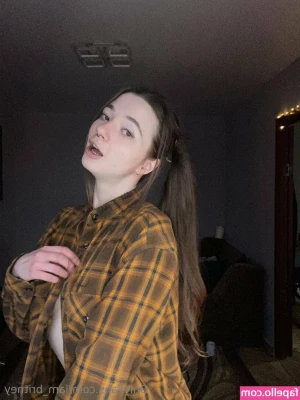 iam_britney [ iam-britney ] - How s my ass look