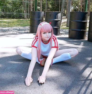 melissa_lissova [ melissa-lissova ] - Sub to my HOT friend! 🎀 Flexible petite asian dancer @snowybear
