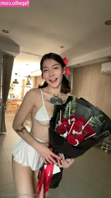 maimizuki - Want a footjob in this pose until you cum?💦😈 Finally Sara has