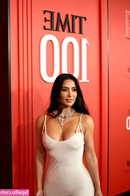 Kim Kardashian [ kim-kardashian-1 ] - I’ll be your little secret 🫦