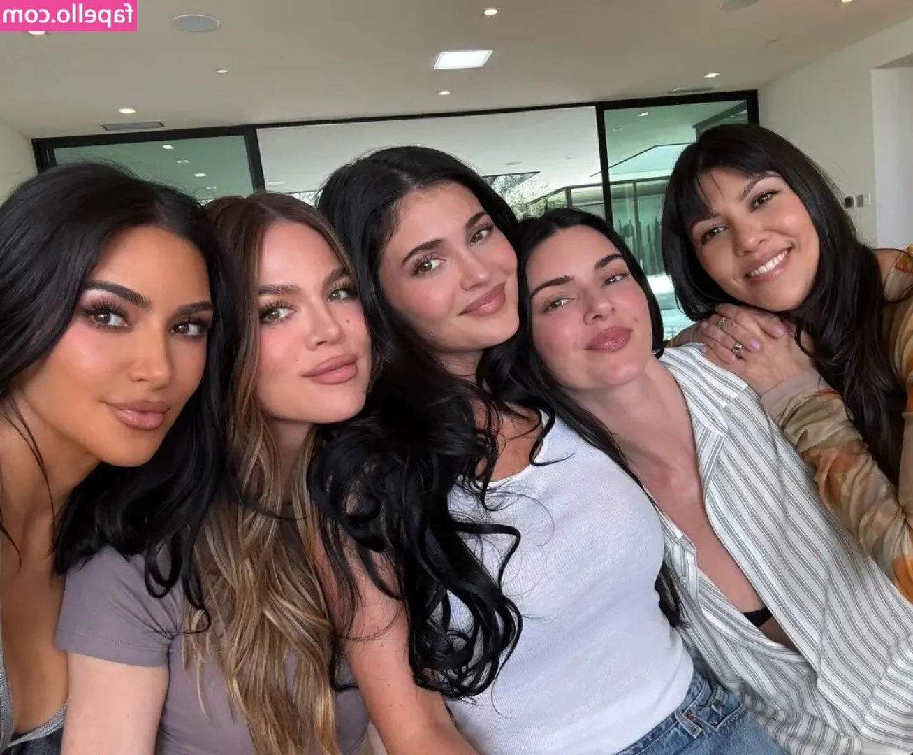 Kim Kardashian [ kim-kardashian-1 ] - that’s my boat baby 💕