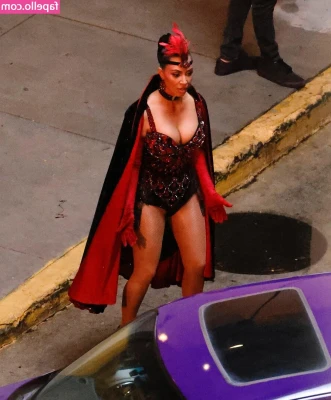 Kim Kardashian [ kim-kardashian-1 ] - Having the best time in Greece 🇬🇷