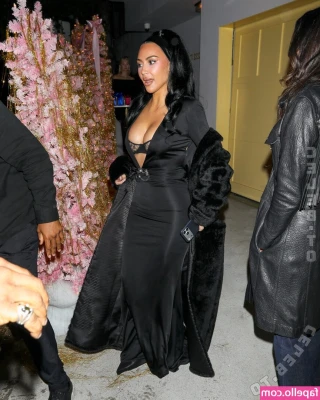 Kim Kardashian [ kim-kardashian-1 ] - I AM YOUR FANTASY