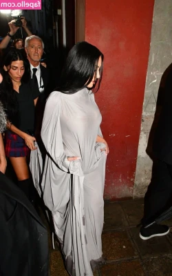 Kim Kardashian [ kim-kardashian-1 ] - I will do some yoga for you! Editing video!