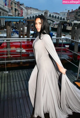 Kim Kardashian [ kim-kardashian-1 ] - happy hearts day :)